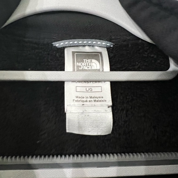 Women’s The North Face Quarter Zip- Up - Picture 4 of 5